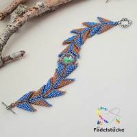 Handgefertigtes Armband aus blauen und bernsteinfarbenen Glasperlen Bild 1