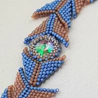 Handgefertigtes Armband aus blauen und bernsteinfarbenen Glasperlen Bild 2