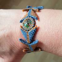 Handgefertigtes Armband aus blauen und bernsteinfarbenen Glasperlen Bild 4