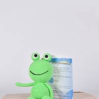 Handgefertigte gehäkelte Puppe Frosch "Charlie" aus Baumwolle Amigurumi Frosch, Kuscheltier, Geschenk zu Ostern Bild 6