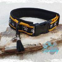 Hundehalsband Schwarz-Gelb mit Pfötchen und Klickverschluß – verstellbar Bild 2
