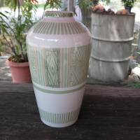 Porzellan Vase aus den 60 Jahren Bild 1