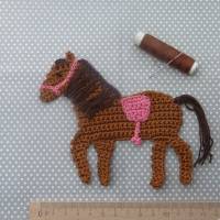 Pferd Häkelapplikation , Applikation Brauner zum Aufnähen für Kinder, braunes Pony für Schultüte, Sattel in Wunschfar Bild 3