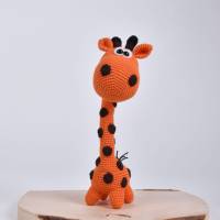 Handgefertigte gehäkelte Puppe Giraffen "Gerda Lotte Frida" aus Baumwolle, Savanen Kuscheltier, Geschenk für Kin Bild 5