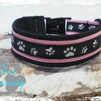 Hundehalsband Schwarz-Rosa mit Pfötchen und Klickverschluß – verstellbar Bild 1