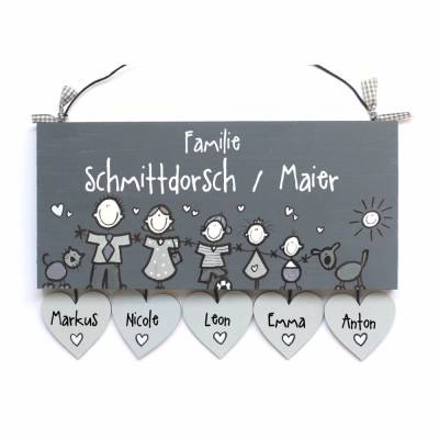 Graues personalisiertes Haustürschild aus Holz – Familienschild mit Name & Wunschfiguren, handgemacht & wetterfest