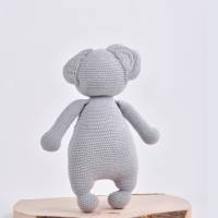 Handgefertigte gehäkelte Kuscheltier Koala "Kiki" aus Baumwolle, süßes Geschenk für Kinder zu Ostern Bild 3