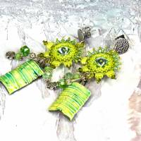 lässige grüne boho ohrstecker, geschenk, ohrringe, beadwork, keramik, glasperlen Bild 2