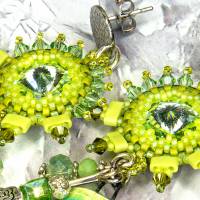 lässige grüne boho ohrstecker, geschenk, ohrringe, beadwork, keramik, glasperlen Bild 3