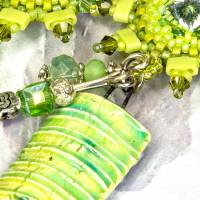 lässige grüne boho ohrstecker, geschenk, ohrringe, beadwork, keramik, glasperlen Bild 4