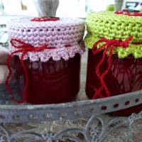 Deckelhaube, Deckelbezug, Glashaube, apfelgrün flieder rot, Erdbeeren, Marmeladendeckchen Bild 5