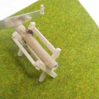 Miniatur Sägebock mit Säge und Baumstamm zur Dekoration oder zum Basteln - Puppenhaus Bild 3