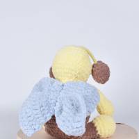 Handgefertigte gehäkelte Puppe Biene "Sum" aus Baumwolle Bild 3