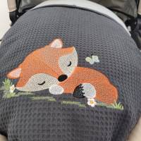 Babydecke - Wiegendecke Grau mit Fuchs schlafend Bild 1