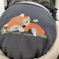 Babydecke - Wiegendecke Grau mit Fuchs schlafend Bild 2