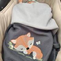 Babydecke - Wiegendecke Grau mit Fuchs schlafend Bild 3