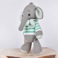 Handgefertigte gehäkelte Puppe Elefant "Manni" aus Baumwolle, Amigurumi Kuscheltier Elefant, Geschenk für Kinder Bild 6