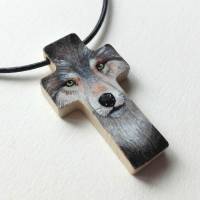 Kreuz-Anhänger aus Holz mit handgemaltem Wolf, Krafttier, Seelentier, Kreuzanhänger Bild 1