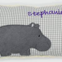 Namenskissen Taufkissen Kuschelkissen Kindergartenkissen Geburtsgeschenk  Nilpferd Hippo Bild 1