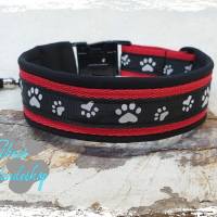 Hundehalsband Schwarz-Rot mit Pfötchen und Klickverschluß – verstellbar von 37 - 41cm Bild 1