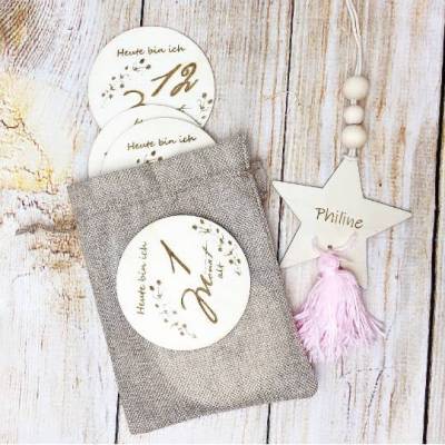 Meilensteinkarten aus Holz, 1 bis 12 Monate inkl. Dekostern mit Wunschgravur, Geschenk zur Geburt
