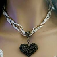 Halskette mit Bronzeherz Bild 1
