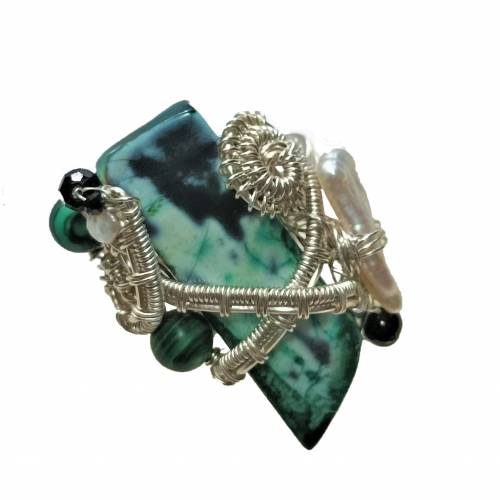 handgemachter Ring verstellbar Achat grün Malachit Perle weiß in wirework silberfarben boho hippy