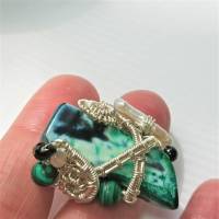 handgemachter Ring verstellbar Achat grün Malachit Perle weiß in wirework silberfarben boho hippy Bild 4