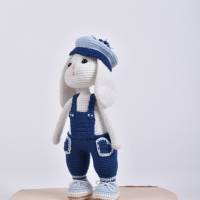 Handgefertigter gehäkelter Kuscheltier Hase "Gerome" aus Baumwolle, Amigurumi, Geschenk zu Ostern zum Geburtstag Bild 3