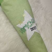 Vorschultüte - Vorschulkind 2021 - grün mit Papprohling und Inlettkissen Bild 2
