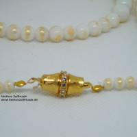 Edle Halskette aus weiß-goldenen Jadeperlen und italienischem Glas 65 cm Bild 4