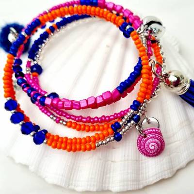 Neon Armband, mehrreihiger Armreif, Boho Style, Neonfarben, handgefertigtes Einzelstück