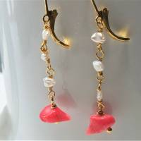 Ohrringe rot handgemacht Koralle Nuggets und Mini Keshi Perlen weiß Brautschmuck zierlich Bild 3