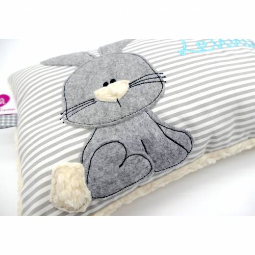 Kuschelkissen Sitzender Hasen Wunschnamen Taufkissen Geburtskissen - Schmusekissen Kissen mit Namen