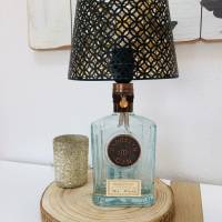 Brooklyn Gin Flaschenlampe mit Metall-Lampenschirm schwarz gold Bild 1