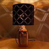 Copper Head Gin Flaschenlampe mit schwarz-gold Stofflampenschirm Bild 2