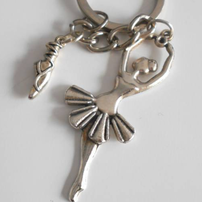 Tänzerin Ballett Schuhe Schlüsselanhänger versilbert – Elegantes Tanz-Accessoire