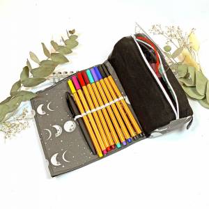 Federmäppchen schwarz für Schule, Stiftemäppchen für ca. 100 Stifte, Stifteetui mit Gummiband für Mädchen, Geschenk Stud Bild 2