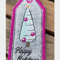 Leinen-Jute-Geschenkanhänger in Fuchsie: bestickt mit stilisiertem Weihnachtsbaum und 'Happy Holidays' Bild 1