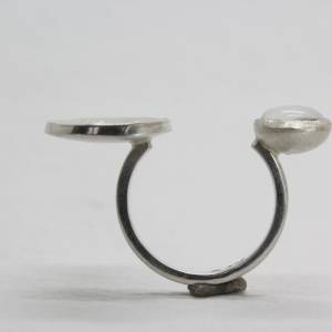 Ring aus Silber 925, Doppelfingerring mit Mondstein, oben offen, Einzelstück aus der Goldschmiede Kathi Breidenbach Bild 5