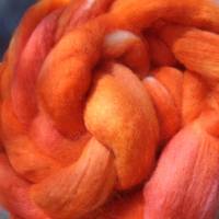 Handgefärbte Bio-Merinowolle zum Filzen. Entdecke handgefärbte Filzwolle: Perfekt zum Nass- & Trockenfilzen! Bild 2