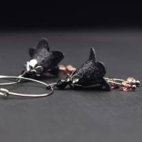 Blüten Ohrringe in schwarz mit Glitzer, Creolen in silberfarben, Glockenblumen Bild 3