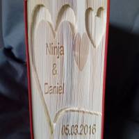 Zum Hochzeitstag Herzen schenken - Gefaltetes Buch auf verschiedenen Ebenen Bild 3
