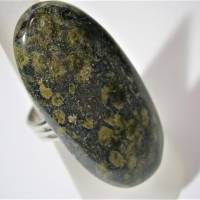 Ring Rhyolit dunkel grün schmal oval 20 x 40 mm Stein khaki oliv boho Geschenk statementring Bild 9