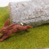 Miniatur Wildkaninchen Hase zur Dekoration oder zum Basteln - Puppenhaus Krippenbau oder Jagdszenen Bild 1
