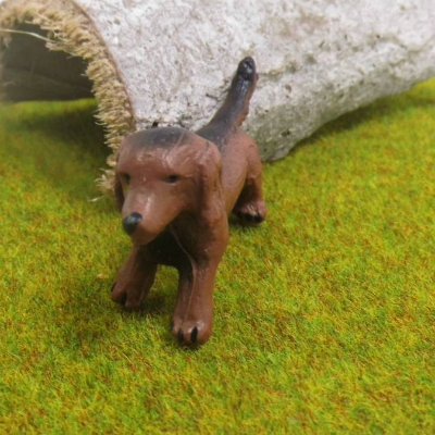Miniatur Hund / Dackel zur Dekoration oder zum Basteln - Puppenhaus Krippenbau oder Jagdszenen