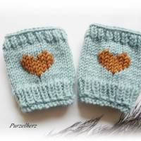 1 Paar handgestrickte Pulswärmer/Armstulpen mit Herz für Babys/Neugeborene - Handstulpen,Wolle,Junge,weich,blau,braun Bild 3