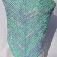 Dreieckstuch Tuch Schultertuch Häkeltuch blau grün türkis weiß meliert von Hand gehäkelt Bild 2