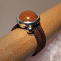 Wickelring aus Leder mit schickem Edelstein-Cabochon in Orange Bild 1