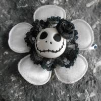 Skull  Blume Stoff weiß schwarz  Rose  Totenkopf ,Haarspange ,cosplay, Spitze, Bild 1